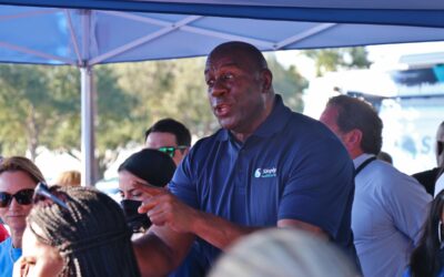 Photos: 1000 Turkey Giveaway with Magic Johnson